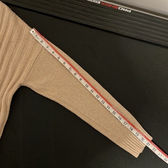 Gap Design & Crafted Ribbed Knit V Neck Sweater - Picture 9 of 13